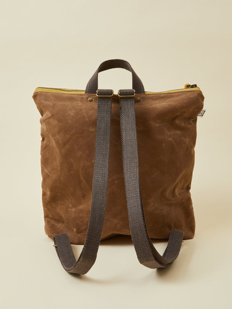 Brown mountain print women's backpack