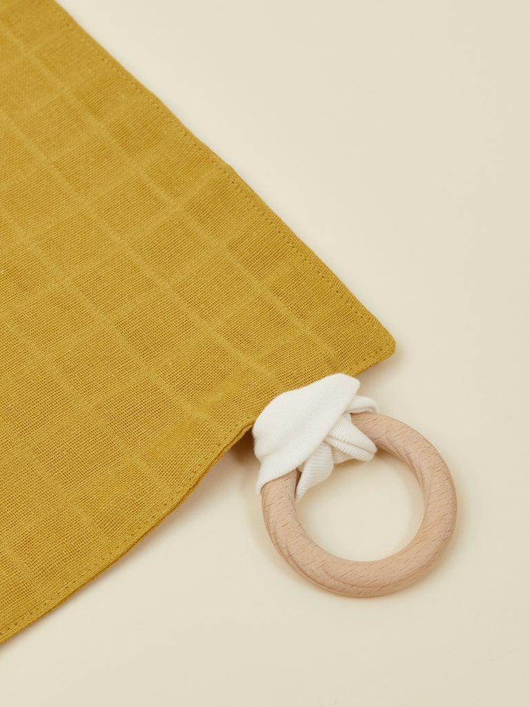 Muslin lovey with wooden teether ring